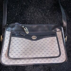 Authentic Vintage Gucci Micro GG Supreme Canvas Crossbody Shoulder Bag Classic